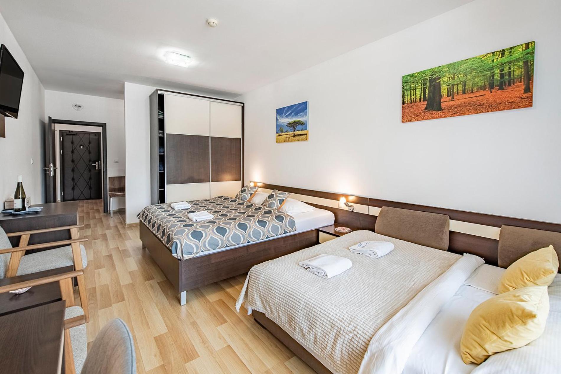 Besenova Apartman Korzar Buitenkant foto