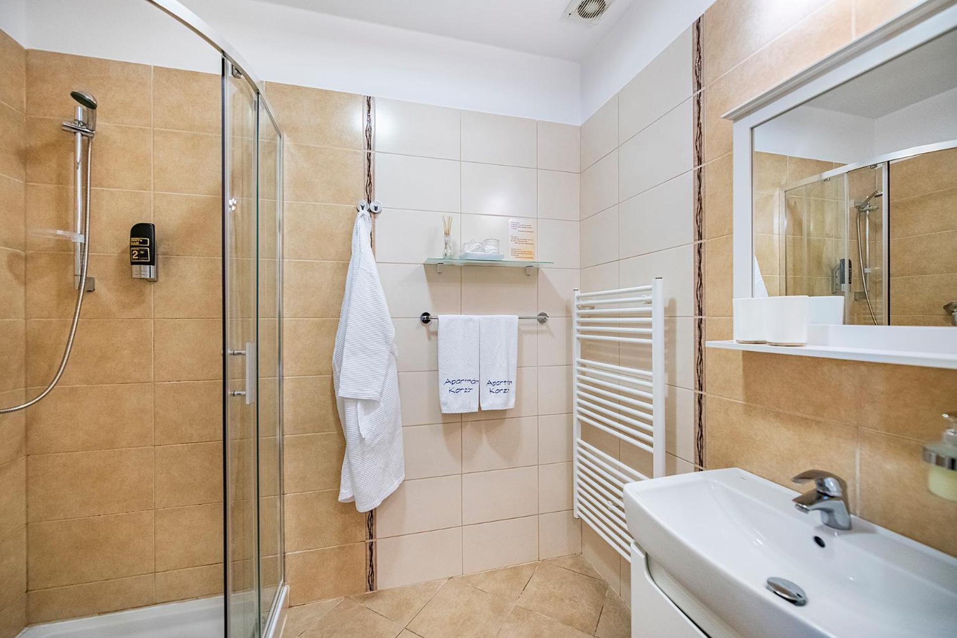 Besenova Apartman Korzar Buitenkant foto