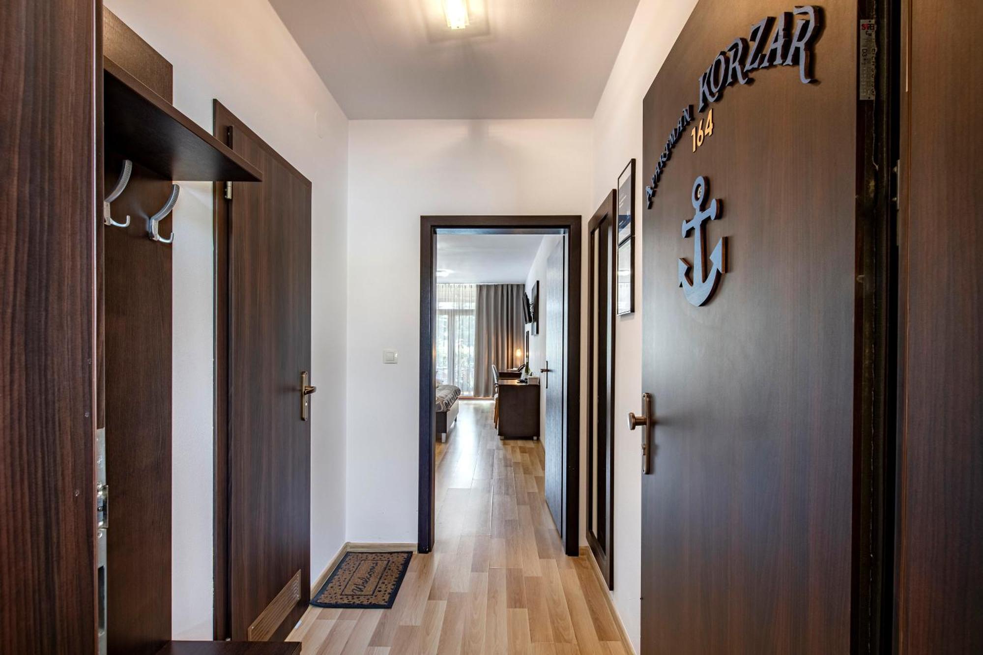Besenova Apartman Korzar Buitenkant foto